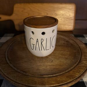 Rae Dunn Garlic Cellar